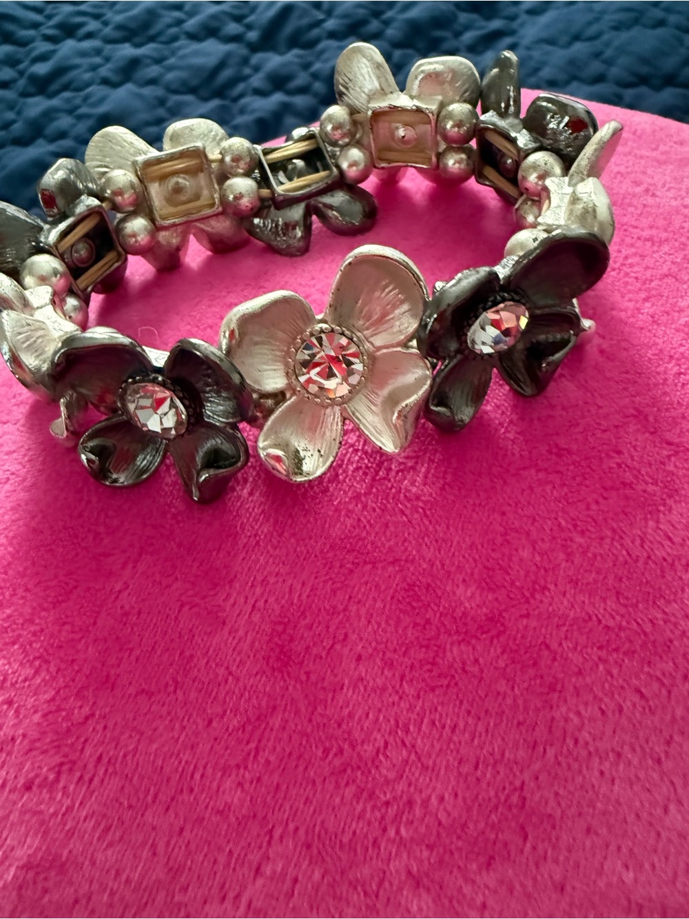 Floral Crystal Accent silver and white tone floral heavy stretchy bracelet